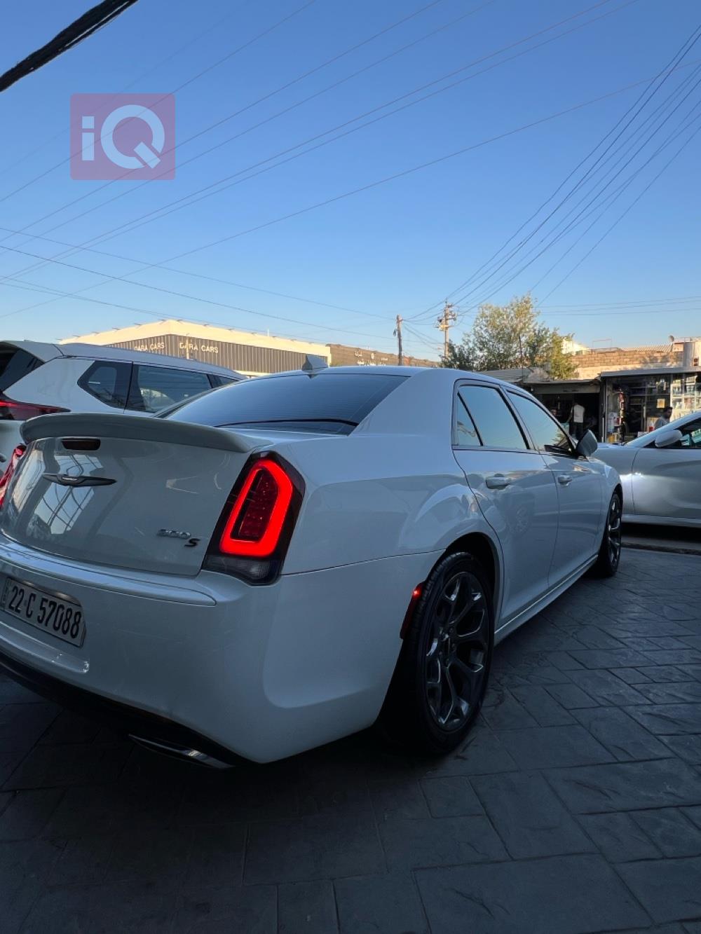 کرایسلەر 300